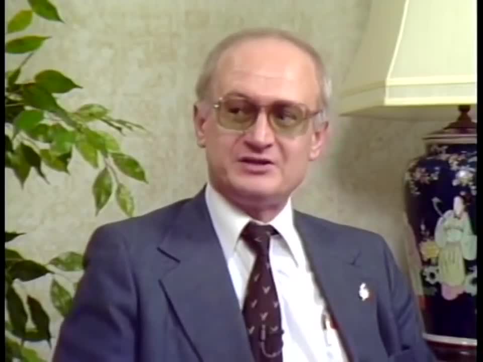 Yuri Bezmenov - The Four Stages Of Ideoligical Subversion - Must Watch!