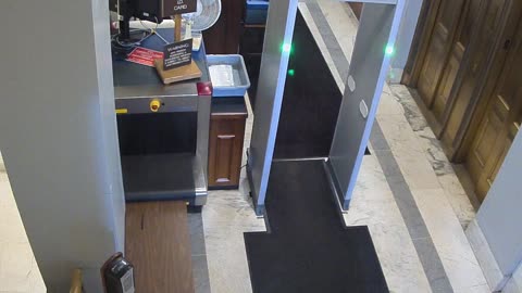 1017RSOB01DelAveADADoor_2021-01-06_03h20min48s367ms.mp4