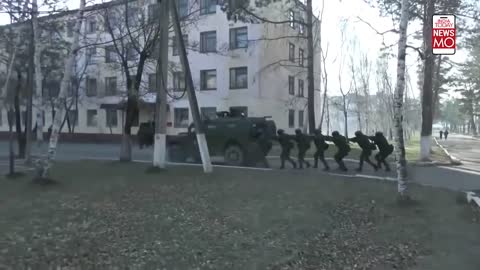 Russia-Ukraine War Putin walks odly