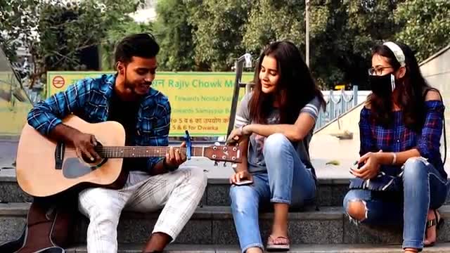 Randomly singing & Awesome Heartbeat Guitar Mashup Delhi cute Girls Prank|Bimlesh singh
