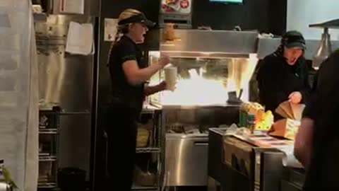 Girl quits job at mcdonalds by throwing fries and pouring drink on head