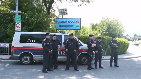 Prosvjed aktivista protiv komemoracije na Bleiburškom polju