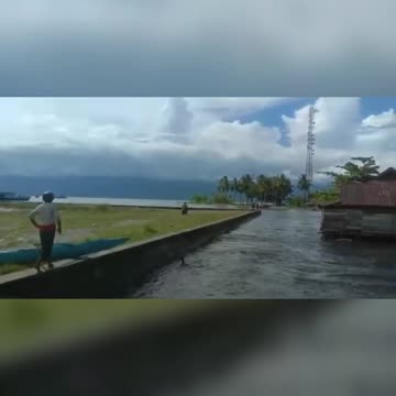 seconds of the tsunami that struck Maluku, Indonesia was after the 6.1 M earthquake