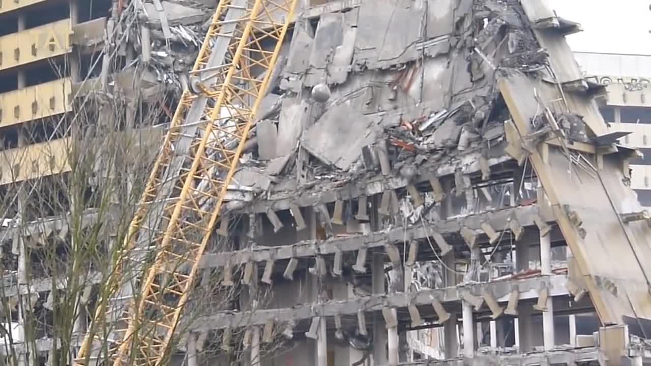 Heavy Machine Work -fastest building demolition work