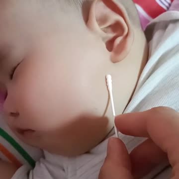 My son’s ears are too cute, haha