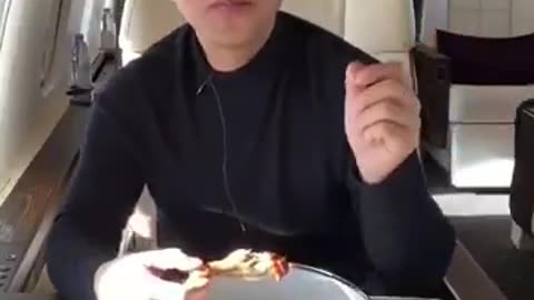 我从爆料第一天就说过，我不管你是共产党还是非共产党，不管谁来灭共都欢迎。