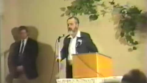 Rabbi Meir Kahane speaks at Colonial House May 11, 1988