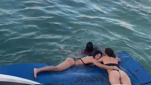 Playita con mis babys 🥰 #goodvibes #lavidaesbella #parati #belleza #me #amazing #board