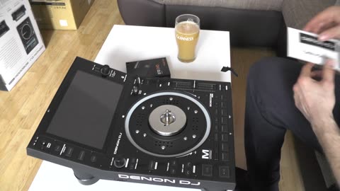 Denon DJ-SC6000M PRIME Unboxing