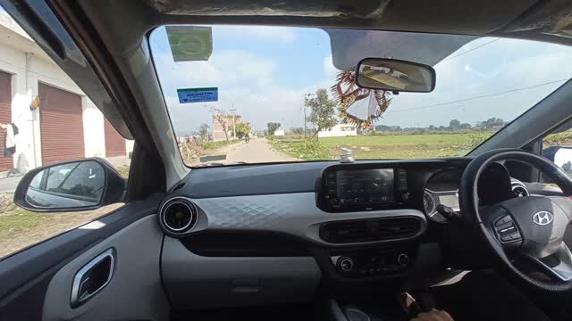 Grand i10 nios sportz driving status