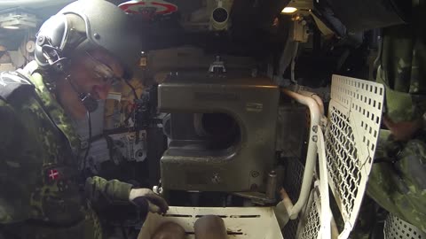 Leopard 1A5 tank gun loading inside