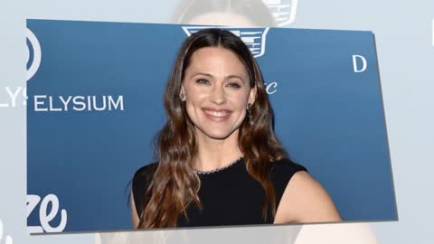 Jennifer Garner posted a funny meme to celebrate birthday.#2021 #funny