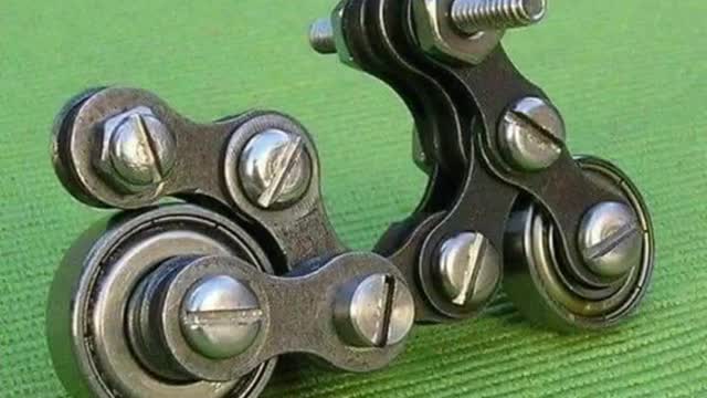 A chain design for car repairmen