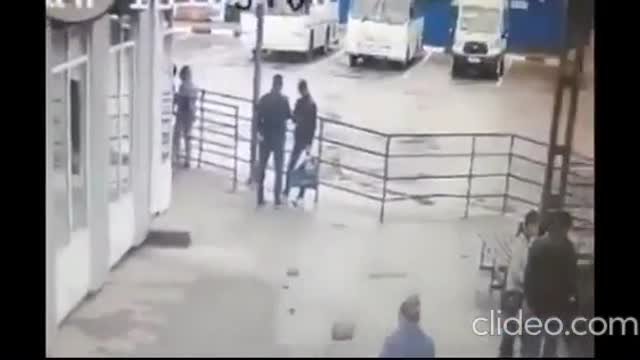 ΡΩΣΟΣ ΣΤΡΑΤΕΥΣΙΜΟΣ ΑΥΤΟΠΥΡΠΟΛΕΙΤΑΙ