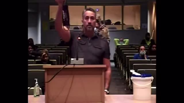 Watch this guy drop the mic 🎤