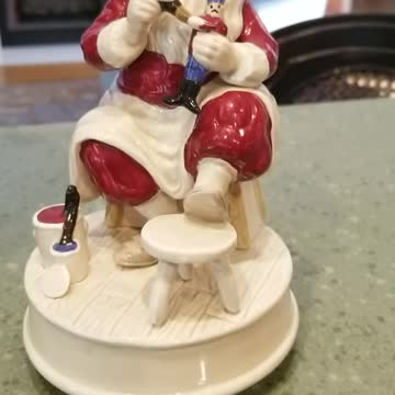 Porcelain Santa Clause is Coming To Town Vtg Music Box Otagirl Gibson Greetings
