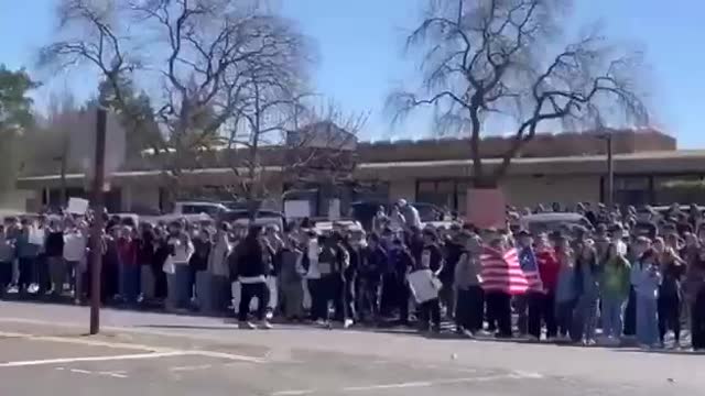 Oakridge High School protesting the mask mandate