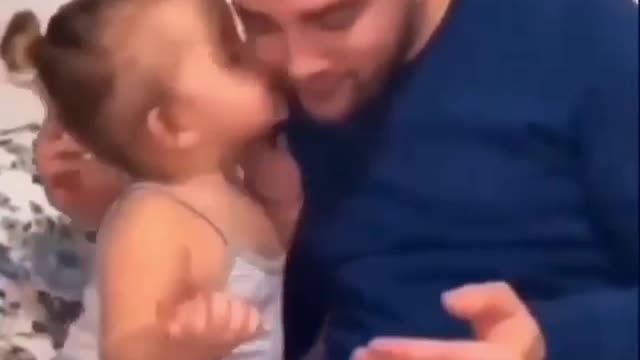 She kissed💋 her father