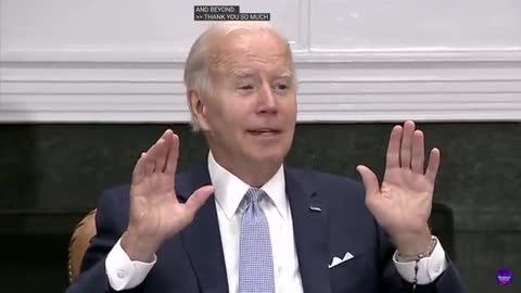 "I'm not allowed to do that": BIZARRE Biden moment breaks internet!!