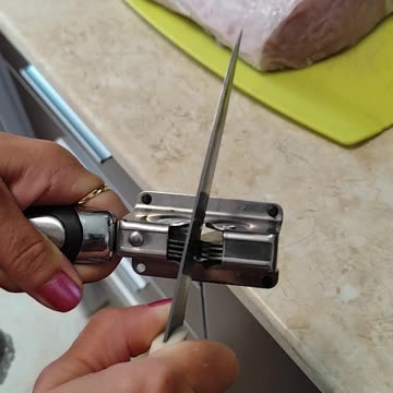 Sharp knife for meat cutting
