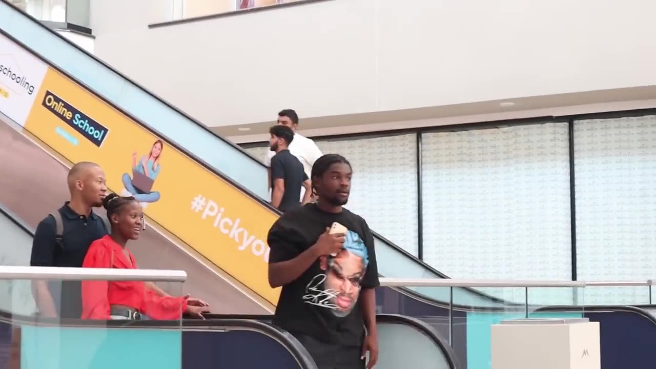 MANTHONG ON THE ESCALATOR PRANK