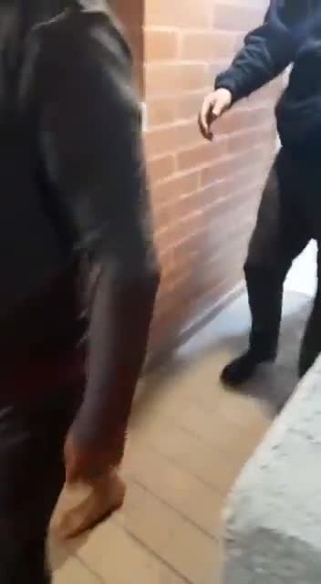 Video: se emborrachó y en un acto de rabia mató al perro de su novia
