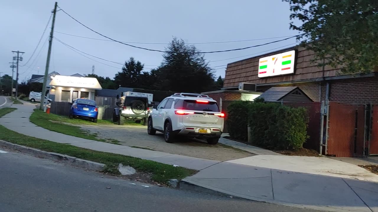 Hampton Boyz Attacked-Car Driver 7-11 Worker/Police Summoned