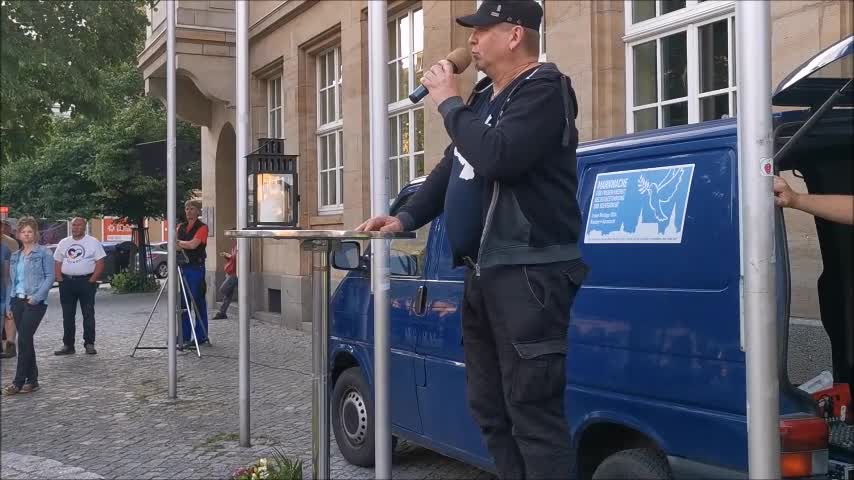 Veranstalter, Bürgermikrofon, Versammlungsende - 68. MAHNWACHE - BAUTZEN, Postplatz, 23 05 2022