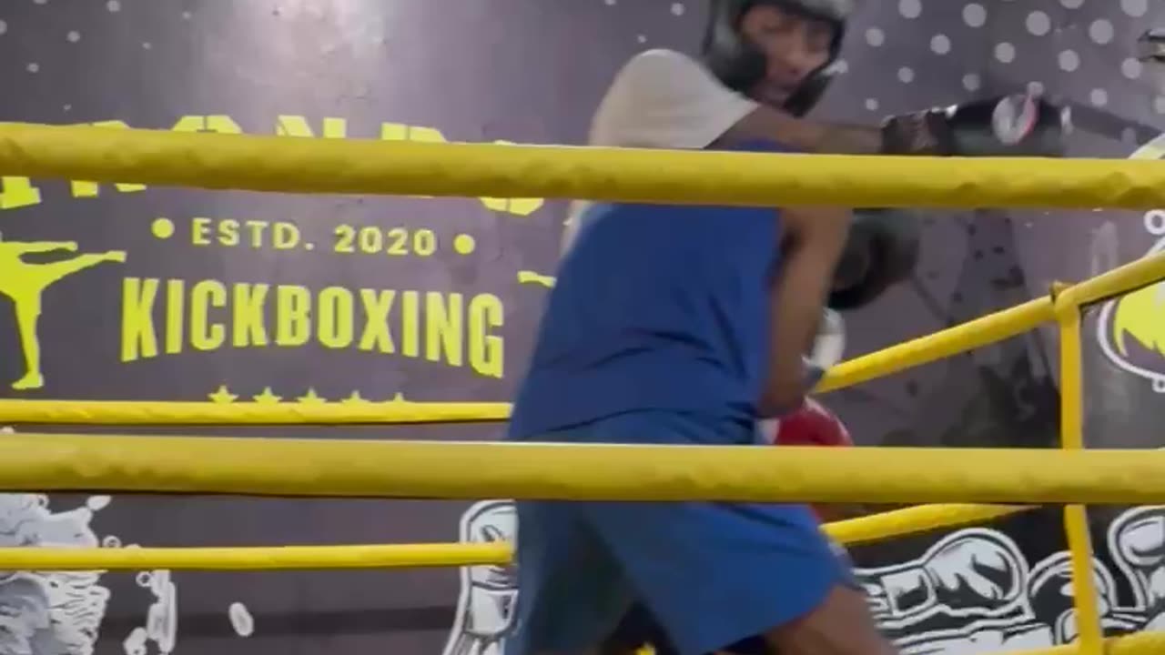 "Sparing bersama teman