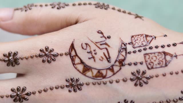 Premium henna for hands