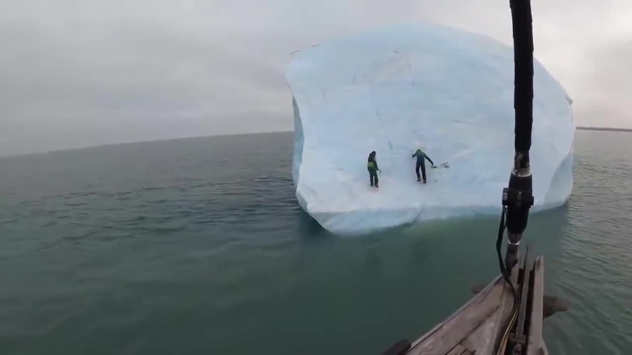 Ice Climbers Nearly Killed When Massive Iceberg Rolls Over On Them