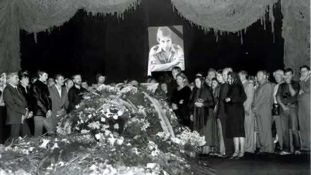 Высоцкий: "В холода, в холода..". (R).