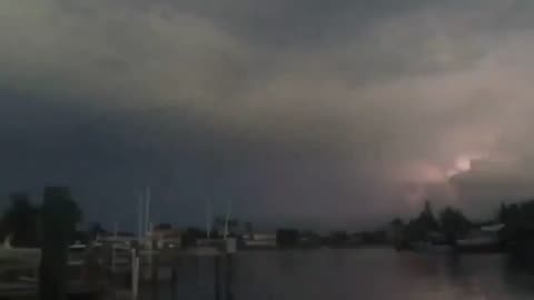 Horizontal Lightning Strike ⚡️