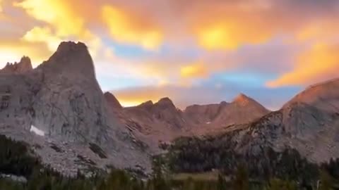 Golden hour over the Rocky Mountains! 🌄