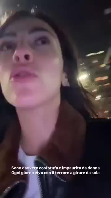 Giulia Salemi terrorizzata per le strade di Milano