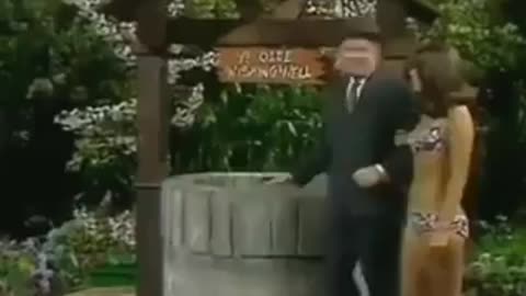 Legend Benny Hill 😂😂