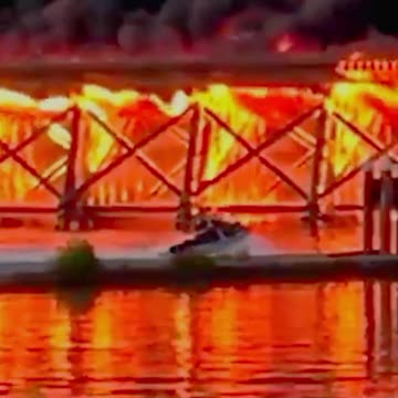Blazing fire engulfs old rail bridge in Vancouver