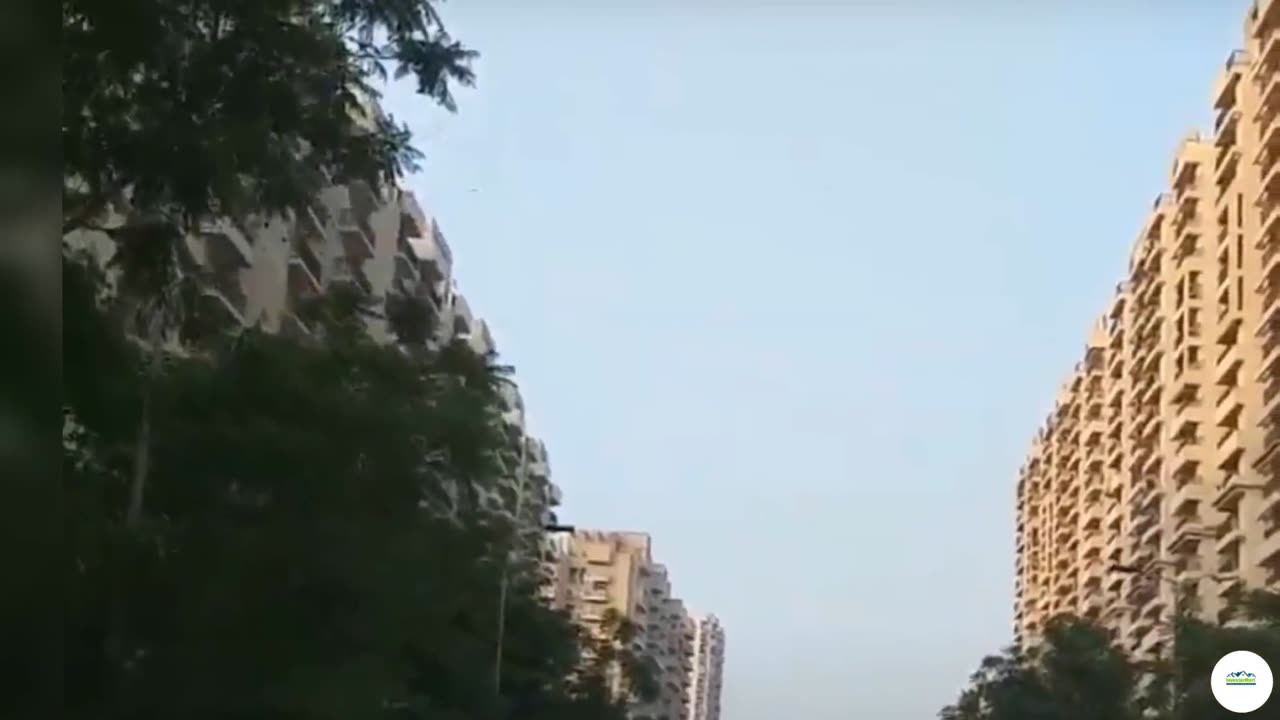 Gaur City Resale Fats Sector 4 Noida Extension