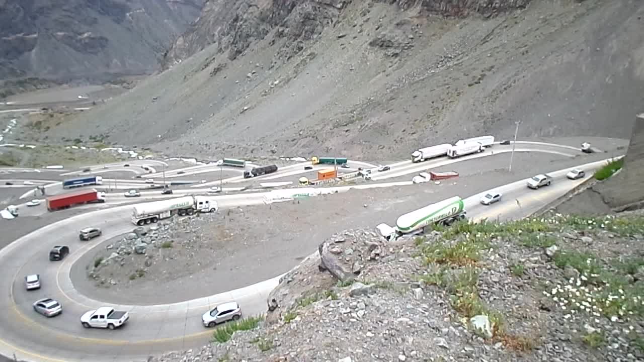 Incredible traffic in dangerous road