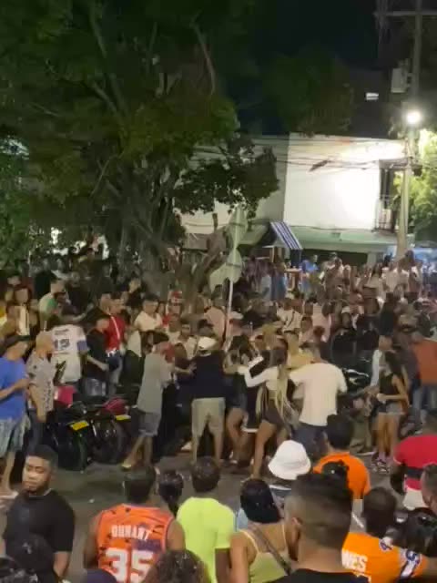 Ocasionan disturbios en celebración en el Almirante Colón