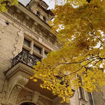 Very nice house, looks very beautiful.