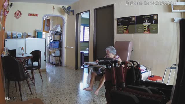 hallfront day n night 20220509