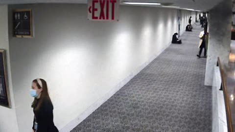 1469HSOB02SH211Hallway_2021-01-06_17h40min02s027ms.mp4