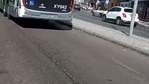 Ônibus 100 %elétrico