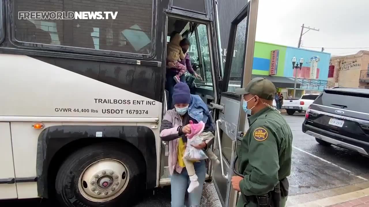 Caught On Video Massive Wave Of Illegals Invade Texas Border