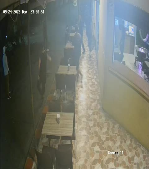 Policía los persigue y los captura después de un robo