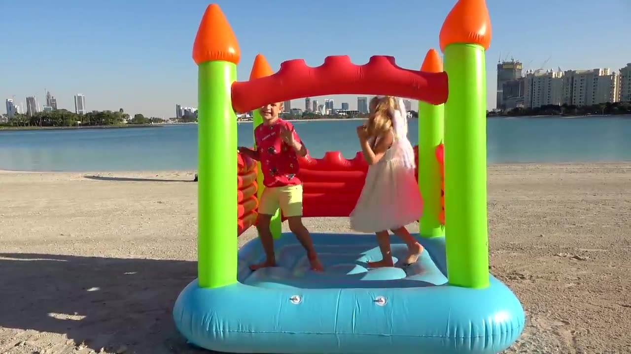 Diana and Roma on the beach! Playing with Sand and other Kids Toys