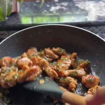 "Sizzle and Spice: Mouthwatering Butter Garlic Chicken Recipe"