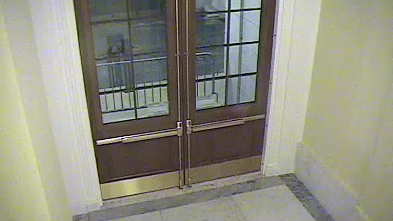3443CHOB02CH12NRotundaExit_2021-01-05_18h20min01s330ms.mp4