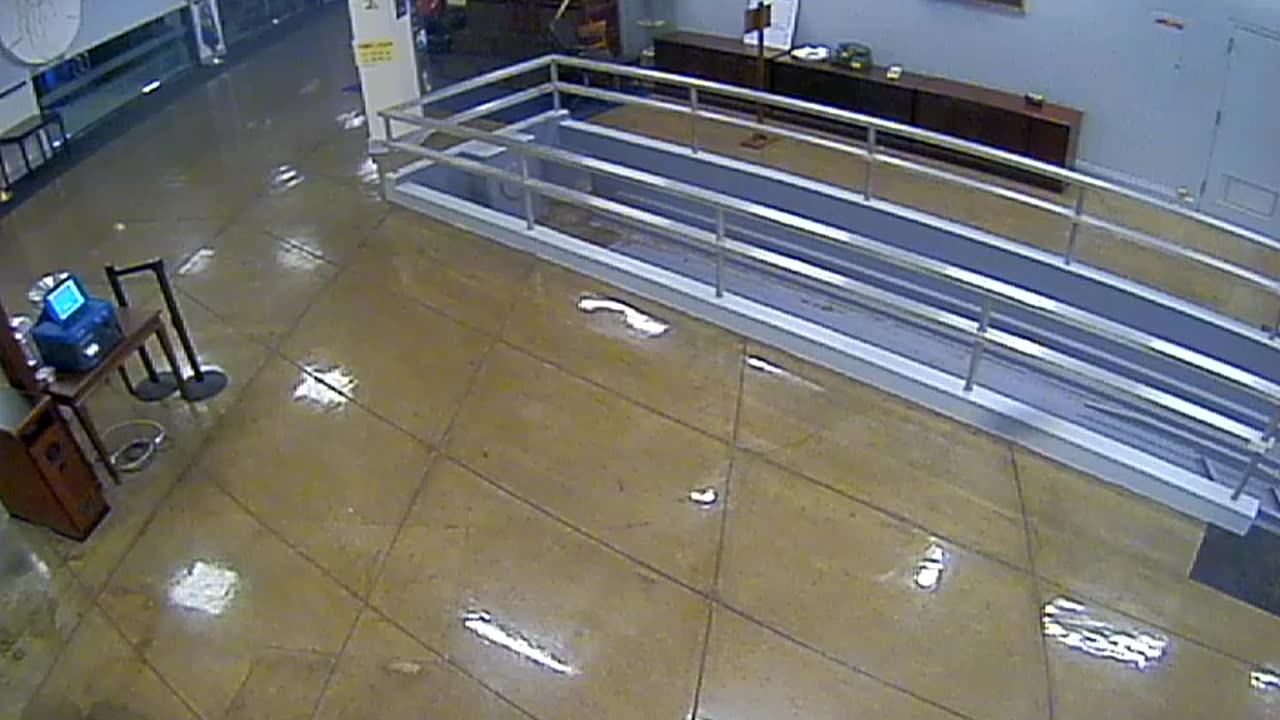 3064RHOBG3SubwayScreening_2021-01-05_02h40min00s690ms.mp4